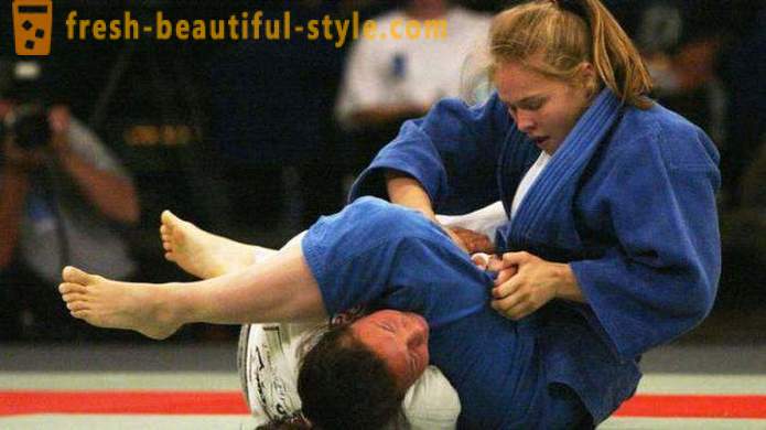 Hvad er forskellig fra sambo judo: sammenligning af teknikker og regler