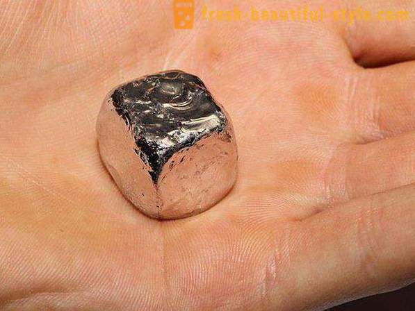 Rhodium i smykker: belægningen er skadeligt eller ej?