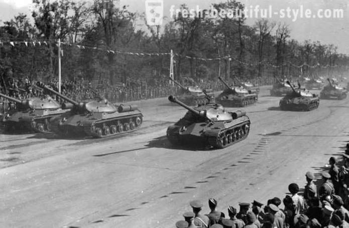 Hvorfor har Sovjetunionen pegede på parade i Berlin, IS-3 tanke
