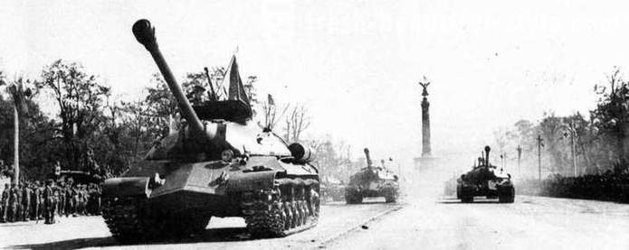 Hvorfor har Sovjetunionen pegede på parade i Berlin, IS-3 tanke