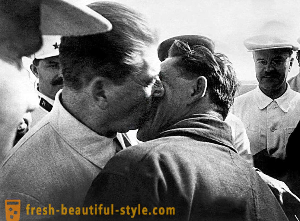 Som verdens ledere forsøgte at undgå at kysse Bresjnev