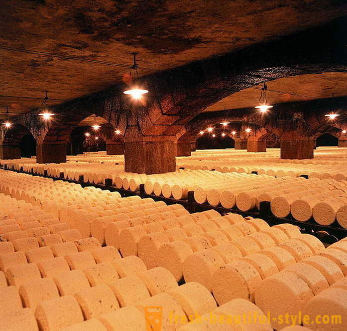 Processen med franske Roquefort ost fra gamle opskrifter produktion