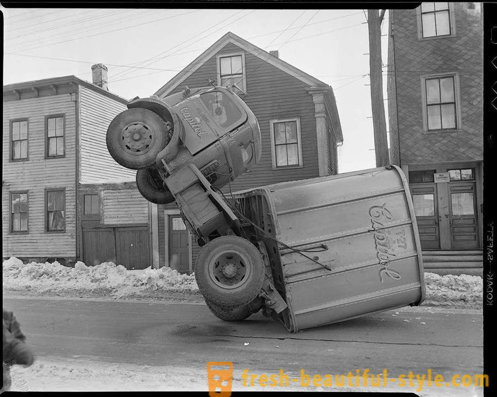 Foto samling af ulykker på vejene i Amerika i årene 1930-1950