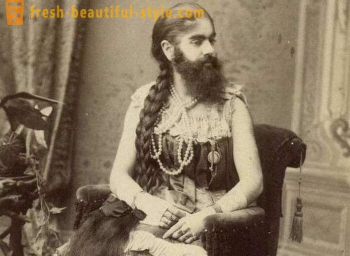 Ti skæggede kvinder i forskellige aldre