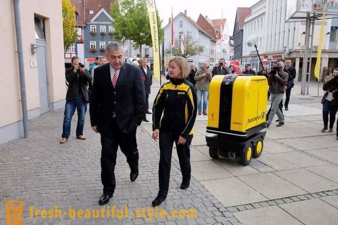 I Tyskland har vi skabt en robot-assistent postbude og kurerer