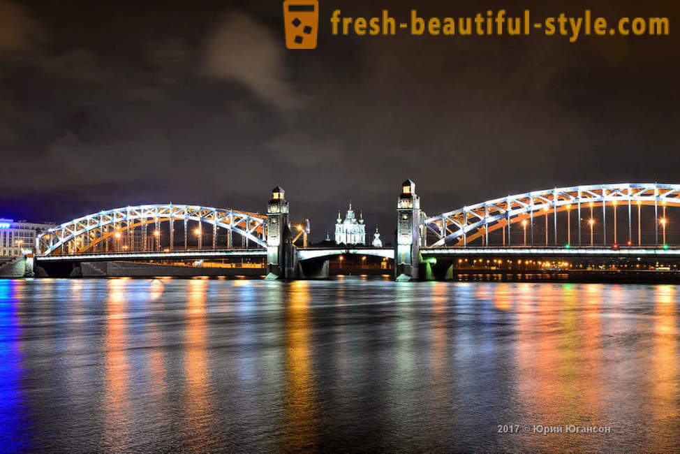 Magic skønhed af St. Petersburg broer