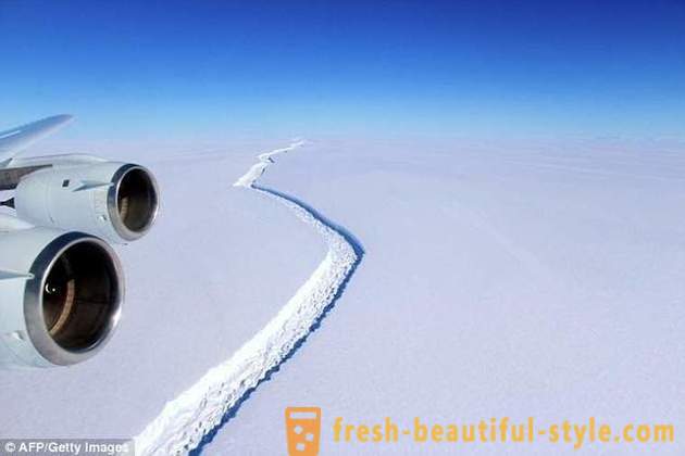 Iceberg fra Antarktis brækkede et areal på mere end to af Moskva