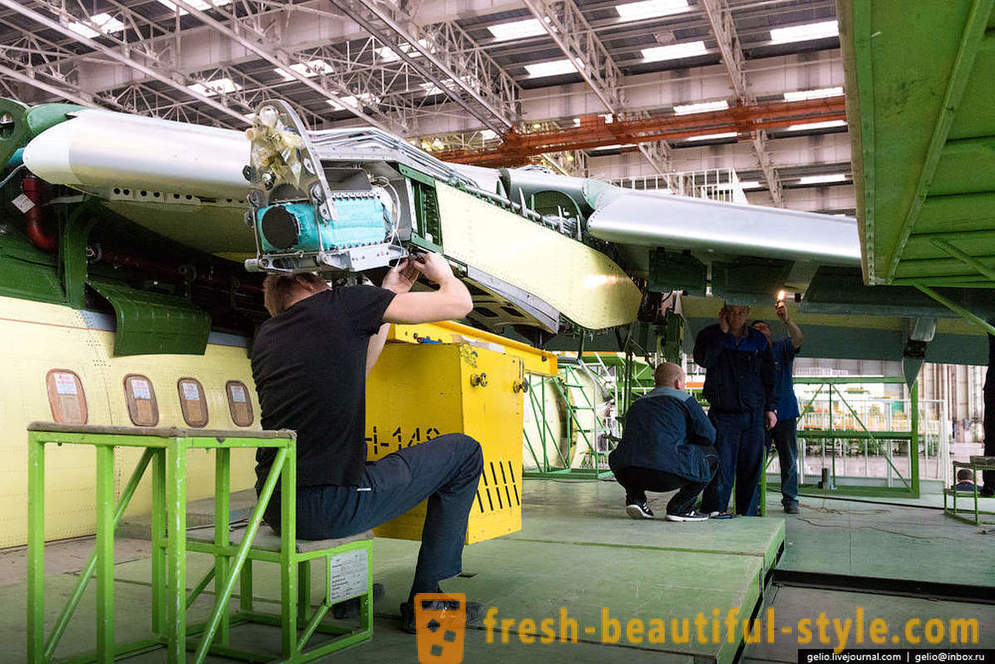 Produktion af Il-96-300 og AN-148. VASO