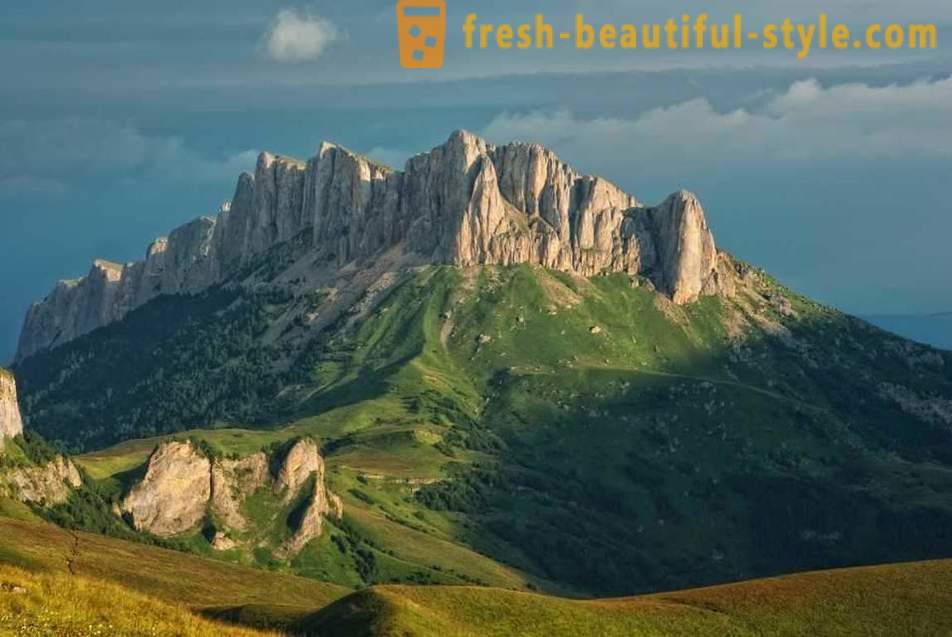 8 mest smukke bjerge i Rusland, at det er fristende at erobre