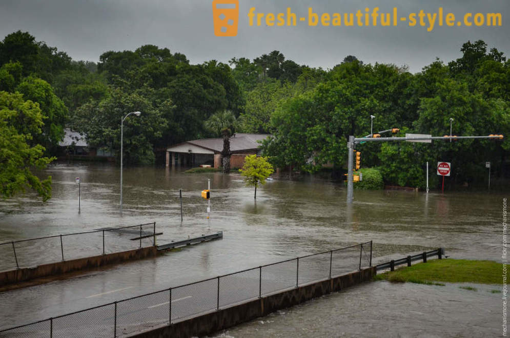 Historisk oversvømmelse i Houston