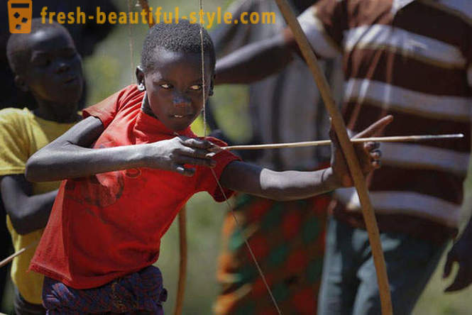 Bueskytter stamme Pokot fra Kenya