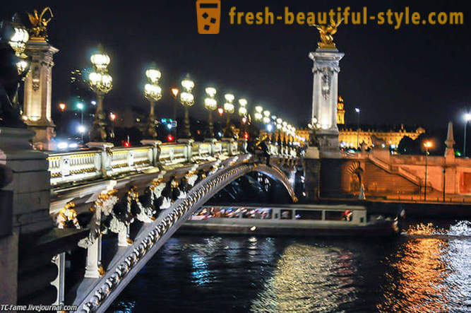 Gå over broerne i Paris