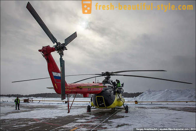 Flying med helikopter Mi-8 på sne Surgut