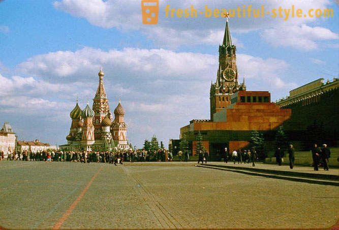 Moskva, 1956, i fotografierne af Jacques Dyupake