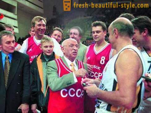 Alexander Gomelsky: coaching karriere, priser, medaljer og personlige liv legender