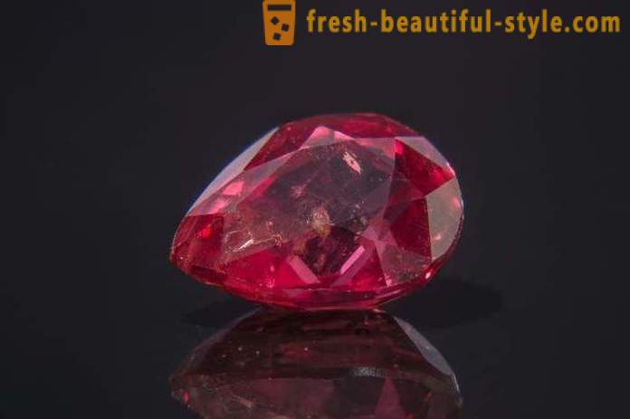 Den dyreste i verden af ​​sten: rød diamant, rubin, smaragd. De sjældneste perler i verden