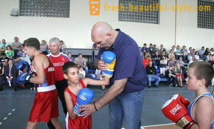 Russisk bokser Nikolai Valuev: højde og vægt, familie, børn