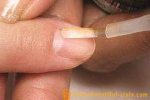 Gel polish på korte negle. stilfuld manicure