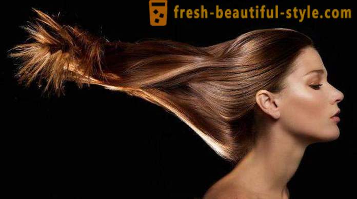 Hvordan du hurtigt tørre dit hår uden en hårtørrer? Vi leder skønheden i nødsituationer!