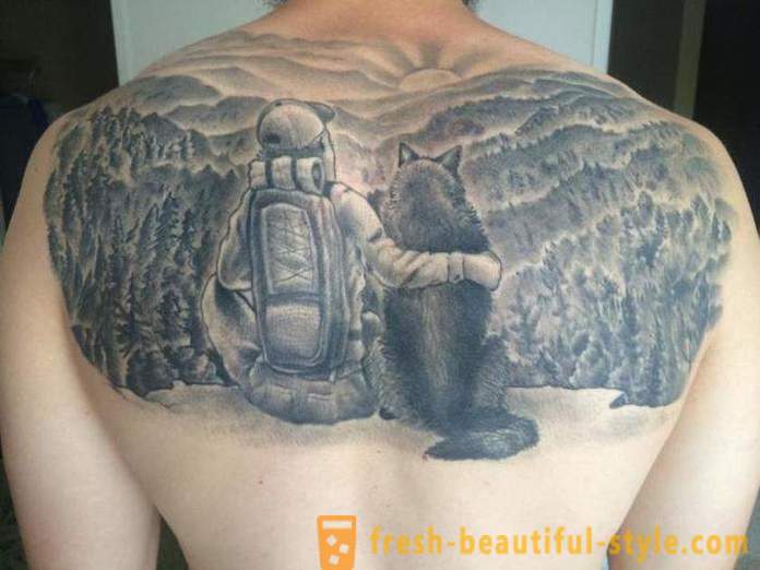Mænds tatovering på ryggen: Fordele, ulemper og optioner skitser.