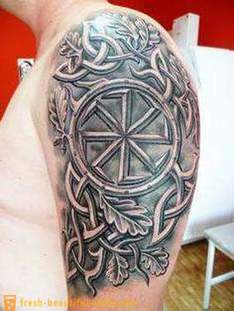 Slavisk mandlige tatovering på sin arm