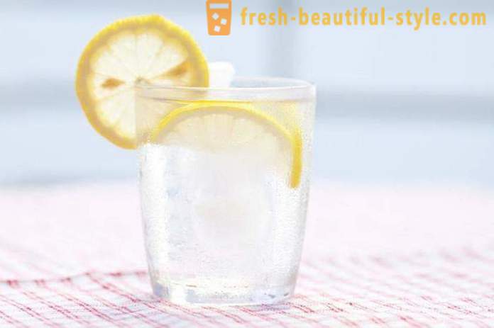 Vand med citron til vægttab: opskrifter og anmeldelser