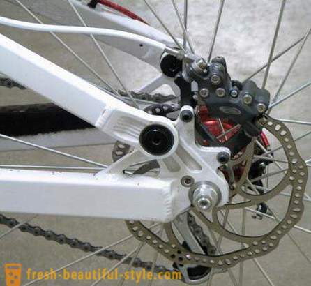 Sådan justeres bremserne på en cykel? De bageste bremser på en cykel